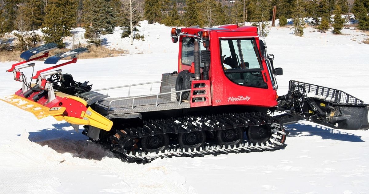 PistenBully 100 Snowcat