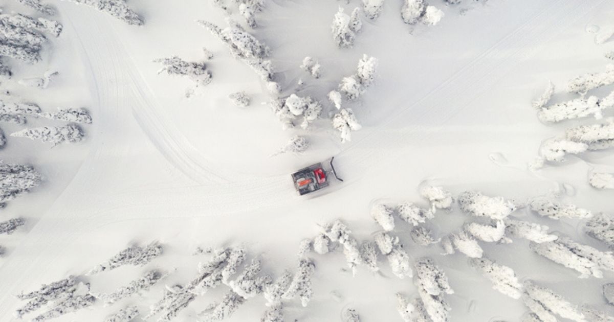 snowcat machine at work