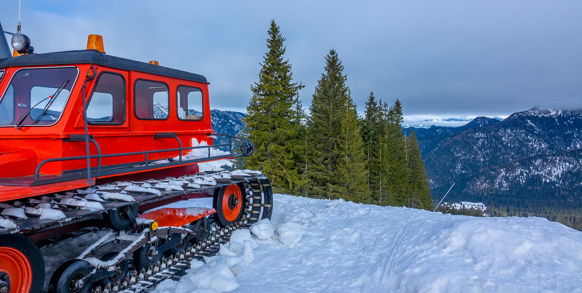 Should I Buy or Lease a Snowcat 